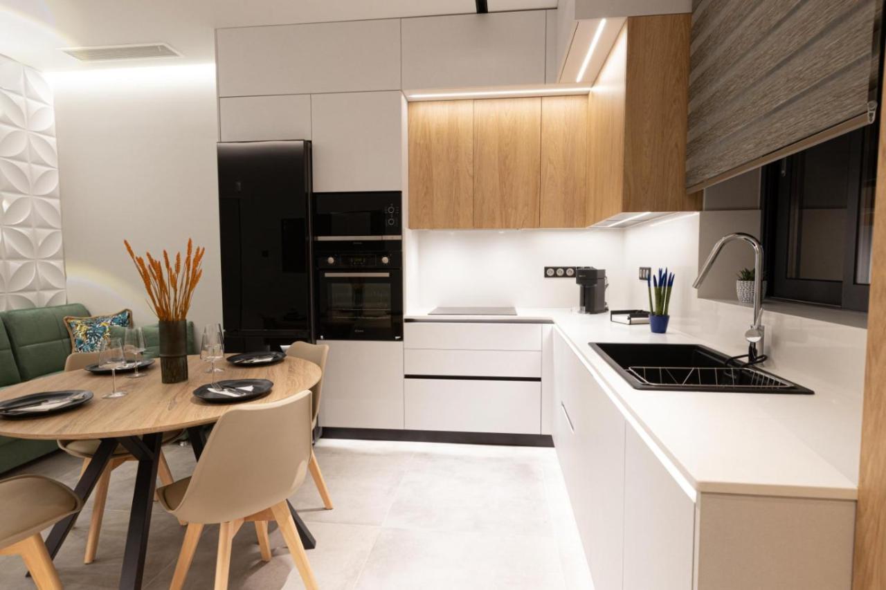 Billmar Luxury Apartment In The Center Of Gytheio Exteriör bild